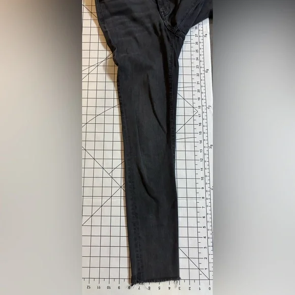 Madewell by J. Crew Women’s Size 27 Gray Roadtripper High Waist Cropped Jeans - Picture 8 of 10